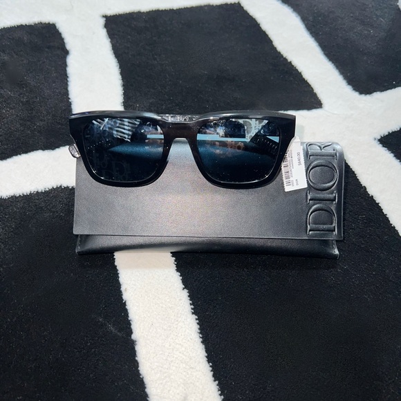 DIOR Monogram Sunglasses - Picture 2 of 6